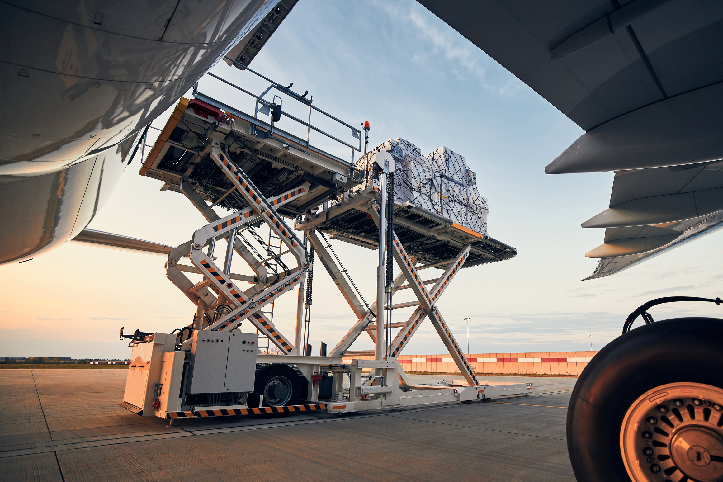Loading of Cargo Containers to Airplane